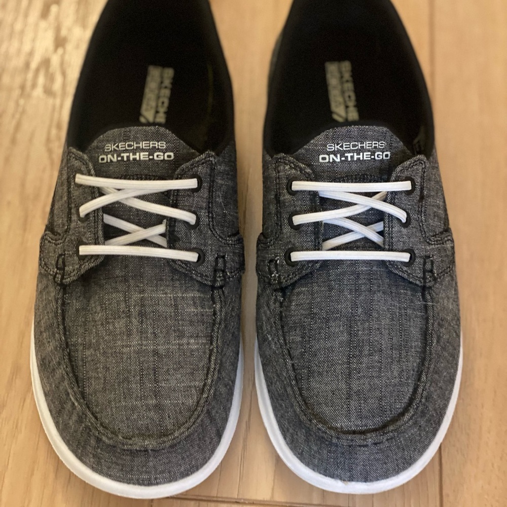 Sketchers Slip-on Sneakers